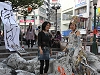新聞女×田面遙華〜新聞で巨大ドレスを制作